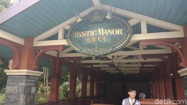 Wahana Ramah Muslim Hong Kong Disneyland