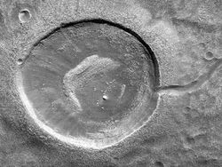 Deretan Foto Aneh yang Tampak di Planet Mars