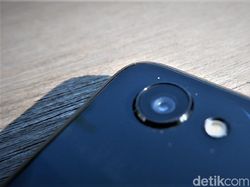 Unboxing Oppo F7 128 GB Bercorak Berlian Hitam yang Mewah