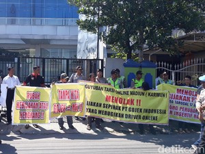 Puluhan Driver Online Kota Madiun Tuntut Kejelasan Insentif