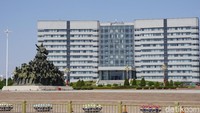 Nama Genghis Khan sudah terkenal di berbagai penjuru dunia. Traveler yang ingin melihat jejak kebesarannya bisa berkunjung ke Genghis Khas Square di Kota Ordos, Inner Mongolia (Wahyu/detikTravel)