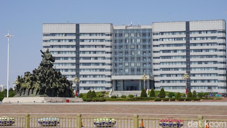 Genghis Khan Square di Kota Ordos, Inner Mongolia (Wahyu/detikTravel) Genghis Khan Square di Kota Ordos, Inner Mongolia (Wahyu/detikTravel)