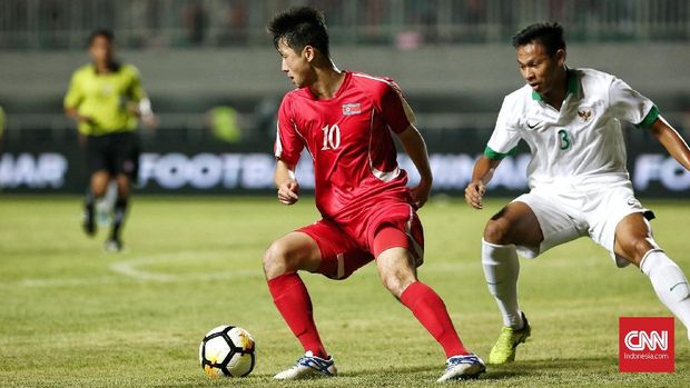 Timnas Indonesia menyajikan koordinasi lini pertahanan yang baik di babak pertama.