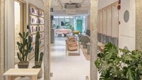 Warna pastel seperti merah muda dan biru muda mendominasi kafe dengan interior menarik ini. Karenanya kafe ini masuk ke dalam jajaran kafe Instagrammable di Singapura. Foto: Istimewa