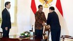 Jokowi Sambut Dubes Korsel dan Korut di Istana Merdeka