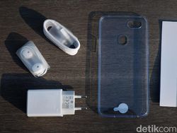 Unboxing Oppo F7 128 GB Bercorak Berlian Hitam yang Mewah