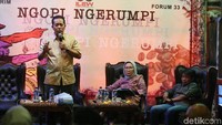 Waketum Partai Gerindra Ferry Juliantono mengkritik Perpres 20/2018 yang dinilai menyusahkan kaum buruh. Dia mengatakan Gerindra bersama Prabowo jelas menolak Perpres 20/2018 itu.