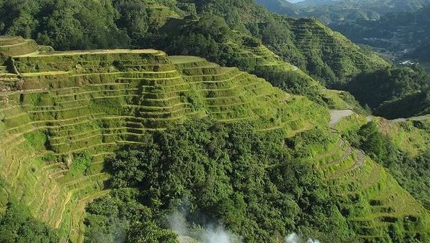 Teras sawah di Banaue yang konon sudah berumur ribuan tahun