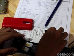 Terakhir Registrasi, Pemilik Kartu Ramaikan Gerai Telkomsel