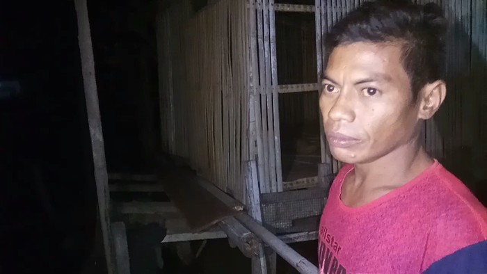 Warga Bone Sulsel Tangkap Ular Piton Pemangsa Ayam