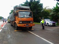 Mau Sampai Kapan Truk Obesitas Berkeliaran di Jalanan RI?
