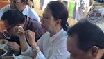 Mengintip Gaya  Menteri BUMN, Rini Soemarno Menikmati Makanan Nusantara
