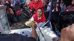 Keliling Jawa Timur, Puti Soekarno Cicip Lontong Balap hingga Otak-otak Bandeng