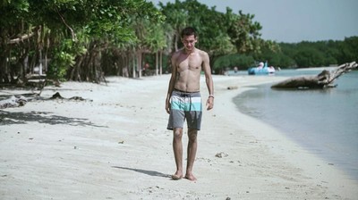 Foto: Adipati Dolken, Si Ganteng yang Doyan Banget Main Bola