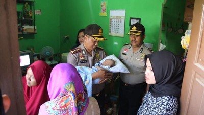 Detik-detik Bayi Aditya yang Diculik Diselamatkan Polisi