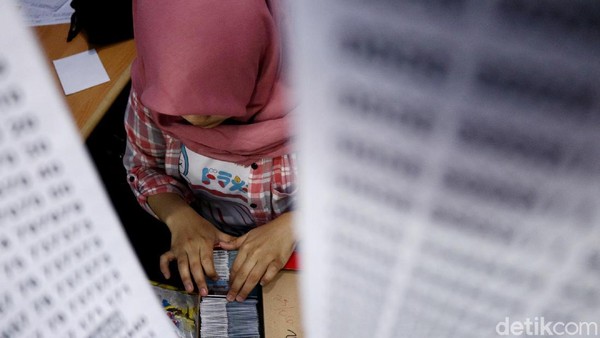 Perhatian! Hari Ini Terakhir Registrasi Ulang SIM Card