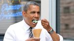 Begini 10 Gaya Seru Barack Obama Saat Makan Burger hingga Es Krim