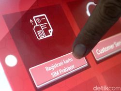 Terakhir Registrasi, Pemilik Kartu Ramaikan Gerai Telkomsel