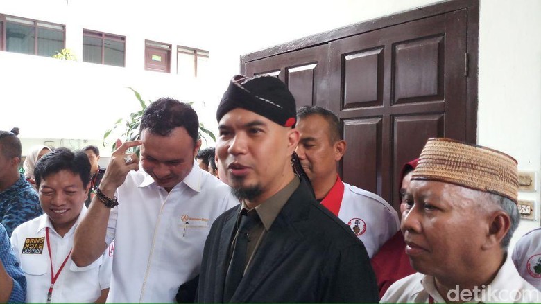 Tolak Eksepsi Ahmad Dhani, Hakim Lanjutkan Sidang Tolak Eksepsi Ahmad Dhani, Hakim Lanjutkan Sidang