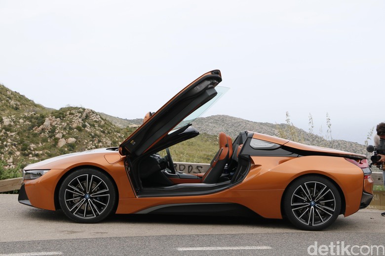 BMW Harap Bisa Boyong i8  Roadster Akhir Tahun Nanti