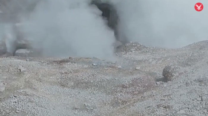 geiser di yellowstone national park amerika serikat erupsi