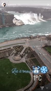 Pemandangan Niagara dari balkon kamar Syahnaz dan Jeje.