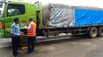 Truk-truk Obesitas yang Bikin Macet dan Rusak Jalan Tol