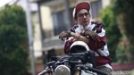 Saat Adipati Dolken Tunggangi Moge, Keren Tidak?