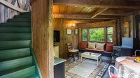 Bagian dalam rumah juga didesain menawan. Istimewa/Inhabitat.