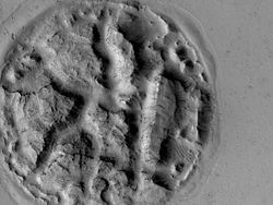 Deretan Foto Aneh yang Tampak di Planet Mars