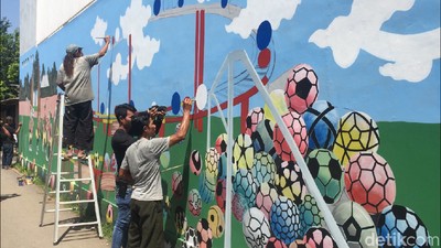 Foto: Kampung Mural 3D Piala Dunia di Cirebon