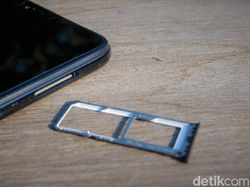 Unboxing Oppo F7 128 GB Bercorak Berlian Hitam yang Mewah