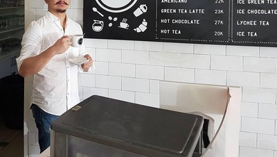 Begini Potret Keren Derby Romero Saat Ngopi dan Makan Yakiniku