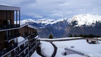 Alpen membentang dari negara Prancis, Swiss, Italia, Monako, Liechtenstein, Austria, Jerman, hingga ke negara Slovenia. Panjang totalnya mencapai 1.200 Kilometer. (Wahyu/detikTravel)