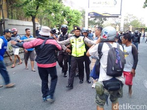 Polisi Tangkap 6 Aktivis Demo Ricuh di Simpang Tiga UIN Yogya