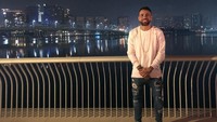 Nicolas Otamendi suka tampil necis saat plesiran, seperti fotonya di Abu Dhabi ini (nicolasotamendi30/Instagram)