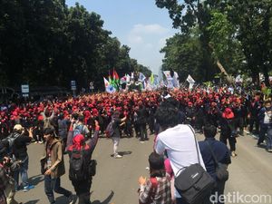 KSPI Sebut 157 Ribu Buruh Kasar Asing Serbu RI