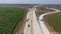 Jalan tol ini akan tersambung dengan Jalan Tol Kanci-Pejagan dan Jalan Tol Pemalang-Batang yang saat ini sedang tahap konstruksi. Pool/Waskita Karya.