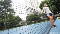 Tapi, Dila tak mau berlarut-larut dengan beban yang ada di pundaknya. Dia akan berupaya maksimal untuk memersembahkan yang terbaik buat Indonesia.
