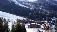 Kota-kota di sekitar Alpen hidup dari pariwisata. Mereka membangun homestay, penginapan, berjualan suvenir, hingga menyewakan alat-alat ski. (Wahyu/detikTravel)