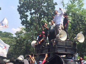 Dibantu Yusril, Buruh akan Gugat Perpres Penggunaan TKA