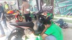 Foto: Kado Ganti Oli Gratis untuk Buruh Bekasi Saat May Day