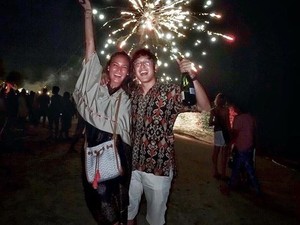 Romantisnya Foto Pre Wedding Nadine Chandrawinata dan Dimas Anggara