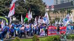 Seragam Warna-warni Buruh Warnai May Day di Jakarta