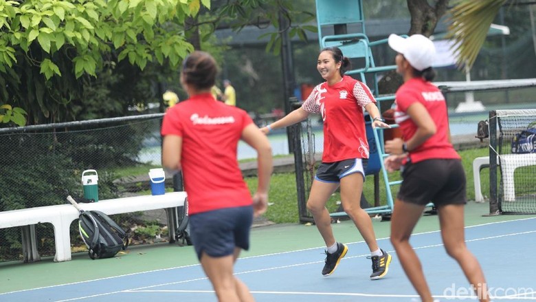 Bukan Dari Keluarga Atlet, tapi Aldila Akrab dengan Tenis Sejak Kecil Bukan Dari Keluarga Atlet, tapi Aldila Akrab dengan Tenis Sejak Kecil