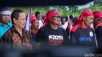Massa buruh di Aceh pakai kaos #2019GantiPresiden (Agus-detikcom)