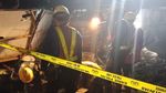 Foto Proses Evakuasi Pekerja Terperosok Gorong-gorong di Pluit