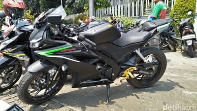 Motor-motor Keren yang Menemani Buruh di May Day