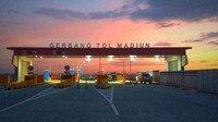 Tol Ngawi-Wilangan yang baru dibuka tahun ini juga tak kalah indah untuk dilewati dengan hamparan sawah di sisi kanan dan kirinya. Pool/PU.