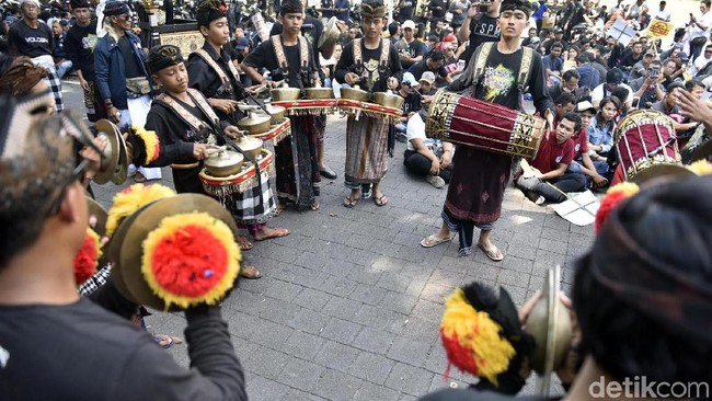 Foto: Aksi May Day di Denpasar, Bali. (Nandhang-detikcom) Foto: Aksi May Day di Denpasar, Bali. (Nandhang-detikcom)